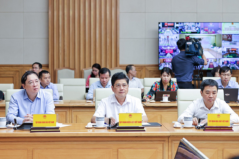 Đại diện lãnh đạo các bộ, ban, ngành tham dự hội nghị.