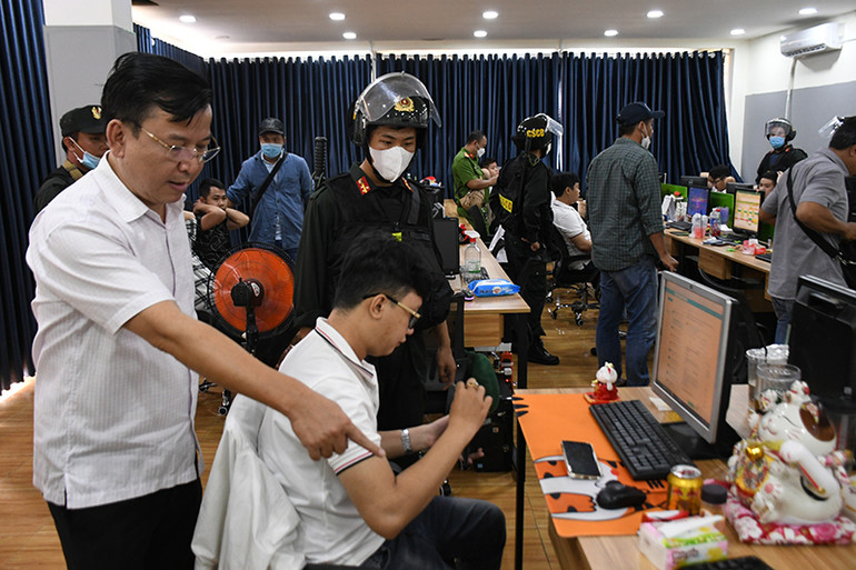 Ban Chuyên án khám xét Công ty Luật TNHH Pháp Việt vào ngày 14/2/2023.