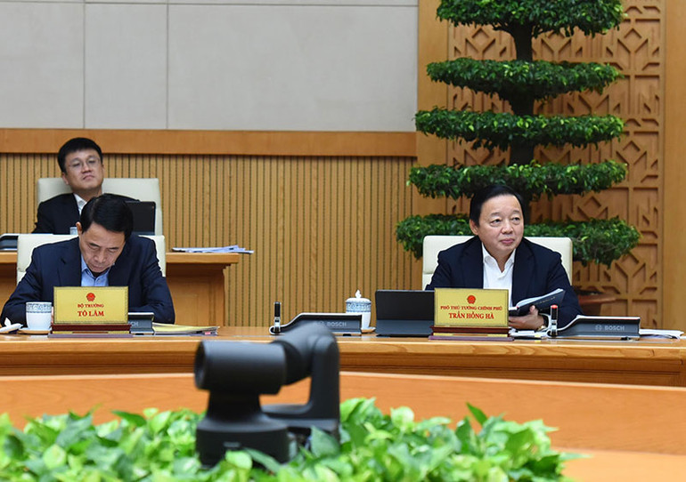 Phó Thủ tướng Trần Hồng Hà phát biểu.