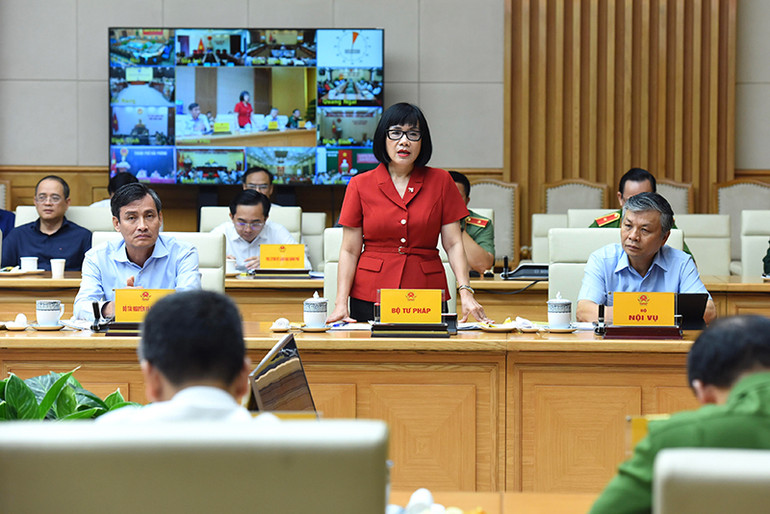 Đại diện lãnh đạo Bộ Tư pháp phát biểu.