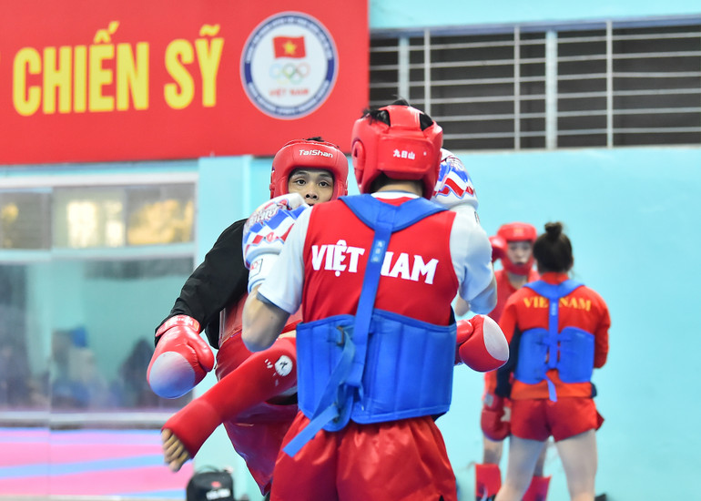 Với nền tảng sẵn có từ võ thuật cổ truyền, cùng với sự hướng dẫn từ chuyên gia của Campuchia, các vận động viên của Việt Nam không gặp quá nhiều khó khăn trong việc tập luyện, làm quen với môn võ mới. Với nền tảng sẵn có từ võ thuật cổ truyền, cùng với sự hướng dẫn từ chuyên gia của Campuchia, các vận động viên của Việt Nam không gặp quá nhiều khó khăn trong việc tập luyện, làm quen với môn võ mới.