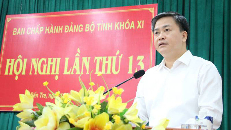 Đồng chí Lê Đức Thọ, Bí thư Tỉnh ủy Bến Tre phát biểu tại hội nghị. Đồng chí Lê Đức Thọ, Bí thư Tỉnh ủy Bến Tre phát biểu tại hội nghị.