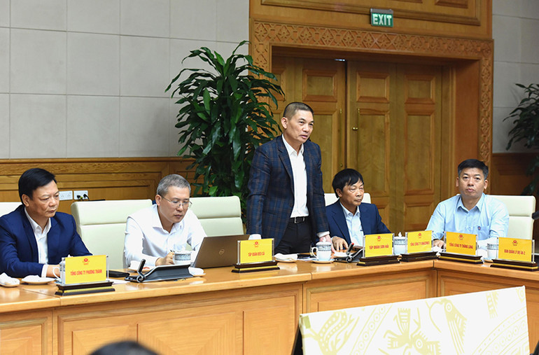 Đại diện lãnh đạo Tập đoàn Sơn Hải phát biểu. Đại diện lãnh đạo Tập đoàn Sơn Hải phát biểu.