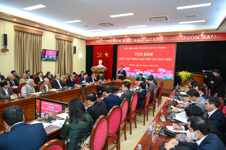 Quang cảnh tọa đàm góp ý dự thảo Luật Đất đai (sửa đổi). (Ảnh: Duy Linh)