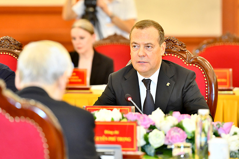 Chủ tịch Đảng Nước Nga Thống nhất, Phó Chủ tịch Hội đồng An ninh Liên bang Nga Dmitry Medvedev phát biểu tại buổi hội đàm.