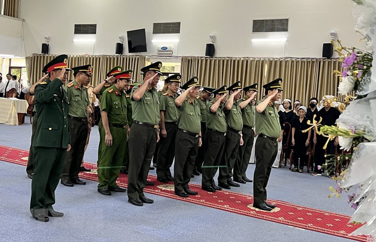 Quang cảnh Lễ viếng Nguyên Trưởng Ban Tổ chức Trung ương Lê Phước Thọ. (Ảnh: Ánh Tuyết/TTXVN) Quang cảnh Lễ viếng Nguyên Trưởng Ban Tổ chức Trung ương Lê Phước Thọ. (Ảnh: Ánh Tuyết/TTXVN)