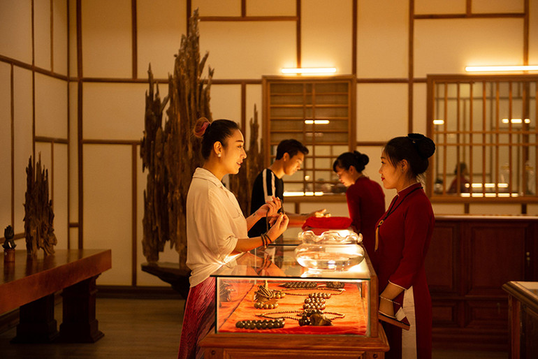 Các sản phẩm của Trầm hương Khánh Hòa được du khách quốc tế, đặc biệt là du khách đến từ Nhật Bản ưa chuộng.