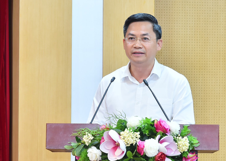 Phó Chủ tịch Ủy ban nhân dân thành phố Hà Nội Hà Minh Hải phát biểu làm rõ một số vấn đề các cử tri đề cập trên địa bàn Thủ đô.