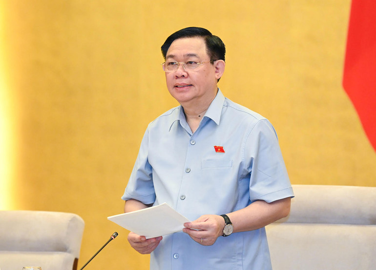 Phát biểu khai mạc phiên họp, Chủ tịch Quốc hội Vương Đình Huệ nhấn mạnh, tại Phiên họp này Ủy ban Thường vụ Quốc hội sẽ có ý kiến 7 dự án Luật và 3 Nghị quyết; trong đó có Luật Đất đai (sửa đổi).