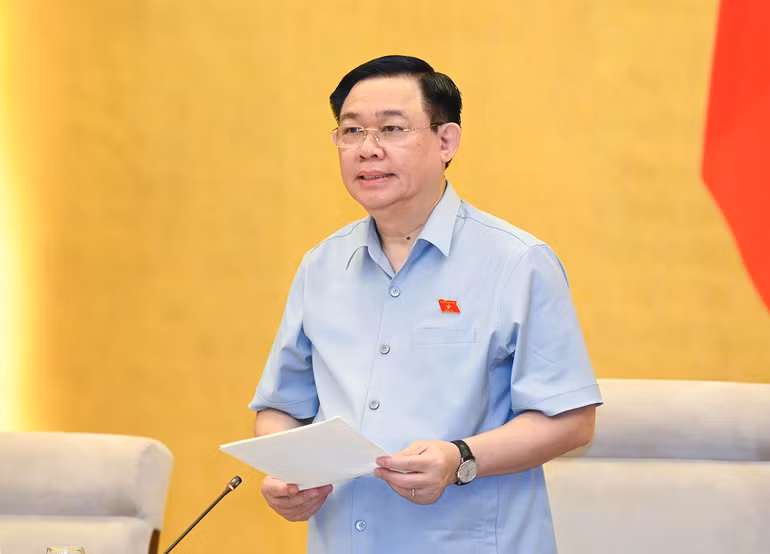 Phát biểu khai mạc phiên họp, Chủ tịch Quốc hội Vương Đình Huệ nhấn mạnh, tại Phiên họp này Ủy ban Thường vụ Quốc hội sẽ có ý kiến 7 dự án Luật và 3 Nghị quyết; trong đó có Luật Đất đai (sửa đổi).