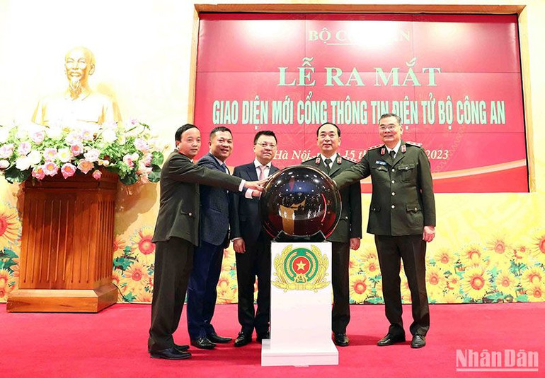 Nghi thức ra mắt Giao diện mới của Cổng thông tin Bộ Công an.