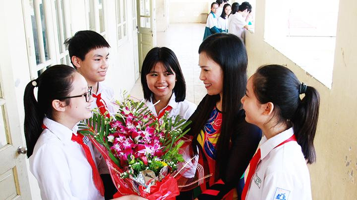 Tri ân thầy, cô giáo nhân Ngày Nhà giáo Việt Nam 20/11. Ảnh: ANH QUÂN