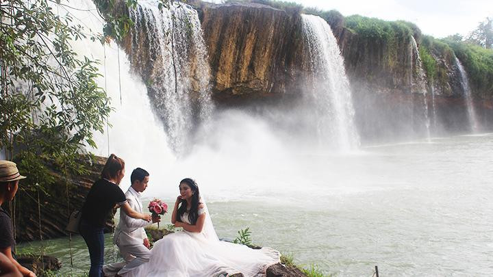 Thác Dray Nur trên dòng Krông Ana là điểm đến không thể bỏ qua.