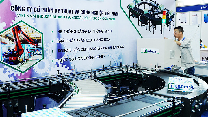 Nhiều doanh nghiệp tư nhân chú trọng đầu tư trang thiết bị, công nghệ. Ảnh: NAM ANH