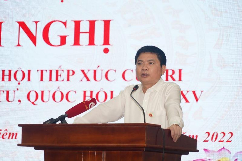 Đồng chí Trương Quốc Huy, Phó Bí thư Tỉnh ủy, Chủ tịch UBND tỉnh, Trưởng Đoàn đại biểu Quốc hội tỉnh tiếp thu và trả lời ý kiến của cử tri.