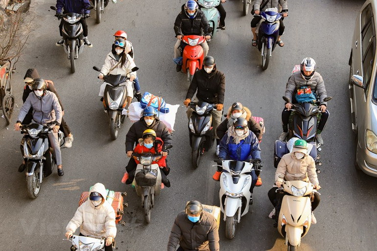 Giao thông ùn tắc khi nhiều người dân trở lại Thủ đô trong chiều 29/1 ảnh 5