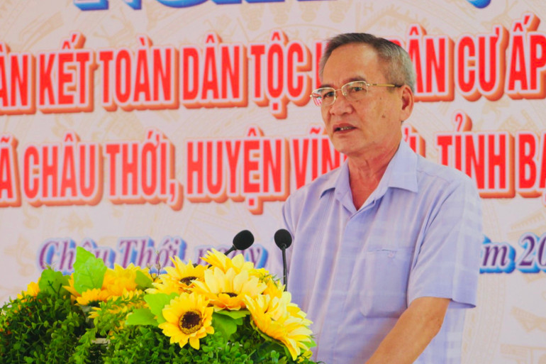 Đồng chí Lữ Văn Hùng, Bí thư Tỉnh ủy Bạc Liêu phát biểu ý kiến tại ngày hội.