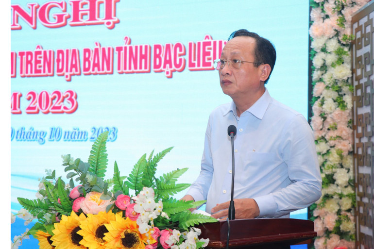 Chủ tịch Ủy ban nhân dân tỉnh Bạc Liêu Phạm Văn Thiều phát biểu nêu rõ những thuận lợi, khó khăn, bất cập việc xuất khẩu thủy sản của tỉnh Bạc Liêu cũng như nhiều tỉnh trong khu vực đồng bằng sông Cửu Long. Chủ tịch Ủy ban nhân dân tỉnh Bạc Liêu Phạm Văn Thiều phát biểu nêu rõ những thuận lợi, khó khăn, bất cập việc xuất khẩu thủy sản của tỉnh Bạc Liêu cũng như nhiều tỉnh trong khu vực đồng bằng sông Cửu Long.