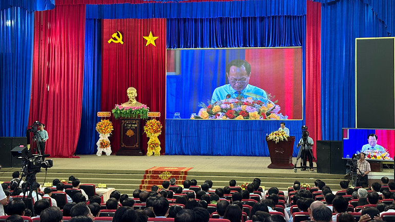 Chủ tịch Ủy ban nhân dân tỉnh Bạc Liêu Phạm Văn Thiều nêu chương trình cụ thể nhằm triển khai thực hiện tốt Quyết định của Thủ tướng Chính phủ về quy hoạch phát triển kinh tế-xã hội của tỉnh tầm nhìn đến năm 2050. (Ảnh: TRỌNG DUY)