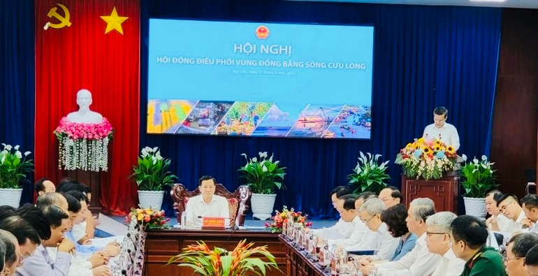 Nhiều ý kiến của các đại biểu phát biểu nêu rõ thuận lợi, khó khăn tại vùng đồng bằng sông Cửu Long.