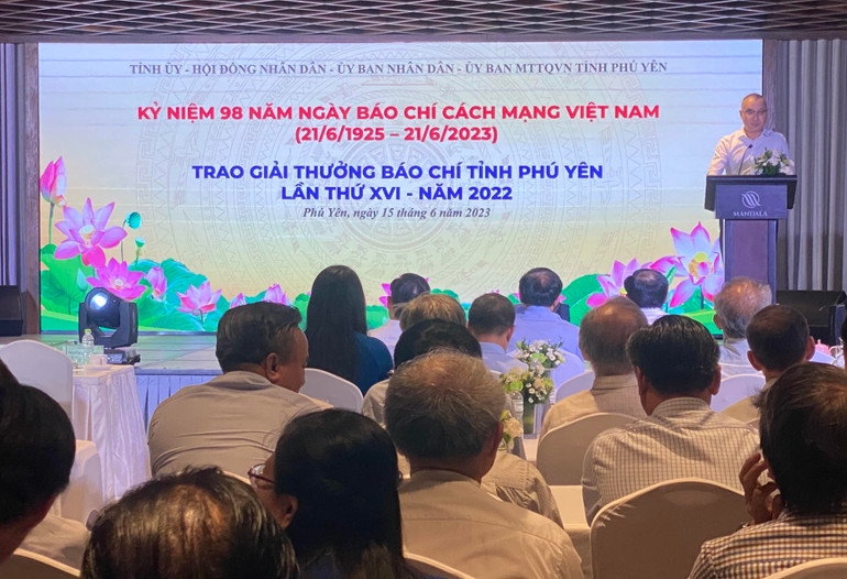 Quang cảnh buổi lễ kỷ niệm.