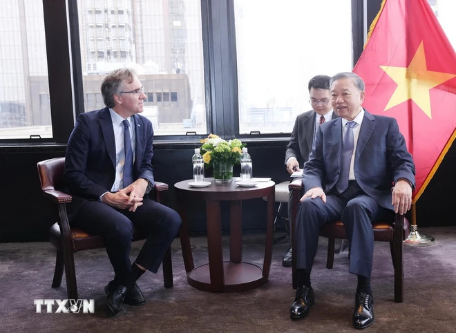 Tổng Bí thư, Chủ tịch nước Tô Lâm tiếp ông Juan Ignacio Rubiolo, Phó Chủ tịch Thường trực Tập đoàn năng lượng AES (Hoa Kỳ). (Ảnh: Lâm Khánh/TTXVN) Tổng Bí thư, Chủ tịch nước Tô Lâm tiếp ông Juan Ignacio Rubiolo, Phó Chủ tịch Thường trực Tập đoàn năng lượng AES (Hoa Kỳ). (Ảnh: Lâm Khánh/TTXVN)