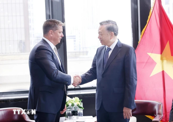 Tổng Bí thư, Chủ tịch nước Tô Lâm tiếp ông Tim Hughes, Phó Chủ tịch cấp cao của Tập đoàn SpaceX (Hoa Kỳ). (Ảnh: Lâm Khánh/TTXVN) Tổng Bí thư, Chủ tịch nước Tô Lâm tiếp ông Tim Hughes, Phó Chủ tịch cấp cao của Tập đoàn SpaceX (Hoa Kỳ). (Ảnh: Lâm Khánh/TTXVN)