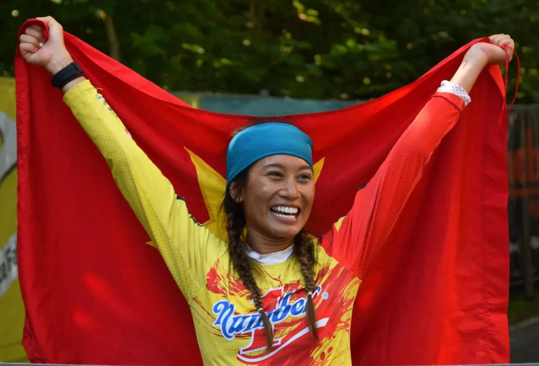 Vũ Phương Thanh đã vô địch cuộc thi Swiss Ultra 2022 với tổng thành tích 328 giờ 27 phút 55 giây Vũ Phương Thanh đã vô địch cuộc thi Swiss Ultra 2022 với tổng thành tích 328 giờ 27 phút 55 giây