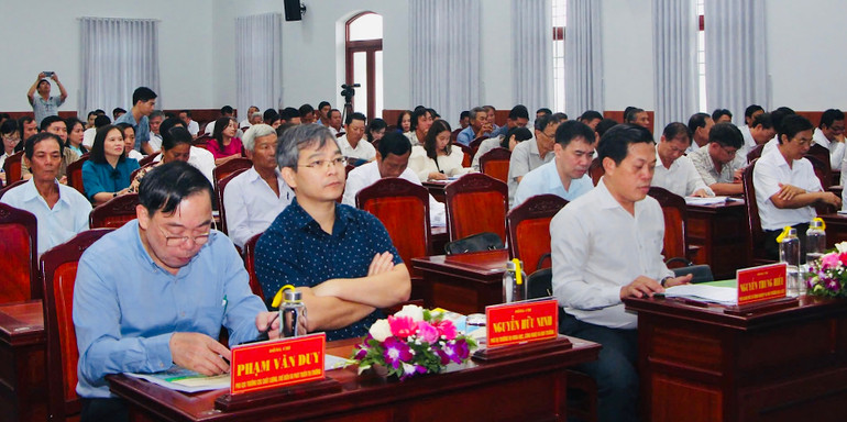 Các đại biểu tại Hội thảo.