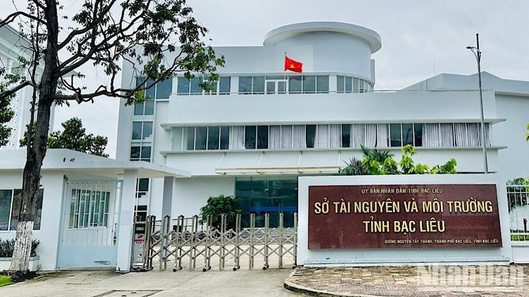 Trụ sở Sở Tài nguyên và Môi trường tỉnh Bạc Liêu, nơi một số cán bộ bị khởi tố, bắt giam. (Ảnh: TRỌNG DUY) Trụ sở Sở Tài nguyên và Môi trường tỉnh Bạc Liêu, nơi một số cán bộ bị khởi tố, bắt giam. (Ảnh: TRỌNG DUY)