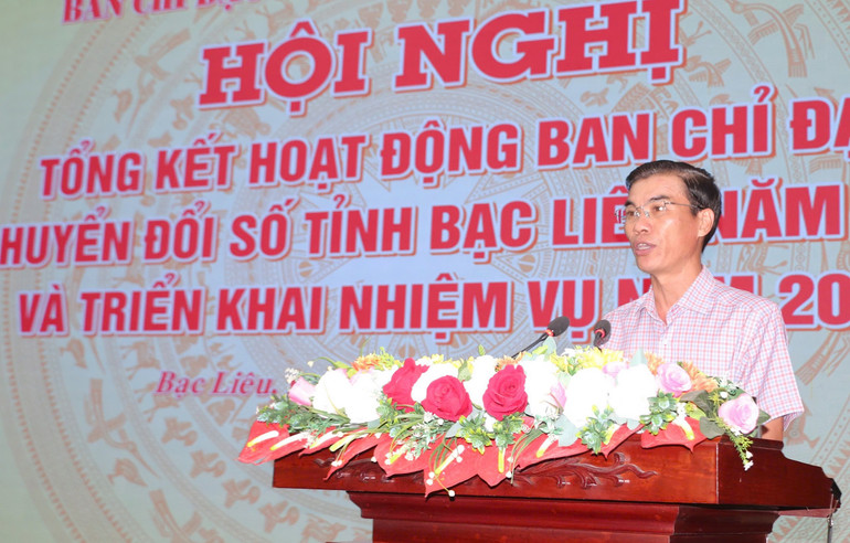 Giám đốc Sở thông tin và Truyền thông tỉnh Bạc Liêu Bùi Thanh Toàn phát biểu ý kiến tại hội nghị.