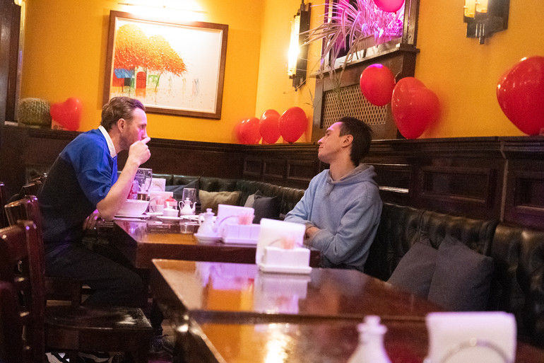 Khách Nga tại quán Cá Sông Lam. (Ảnh: THANH THỂ) Khách Nga tại quán Cá Sông Lam. (Ảnh: THANH THỂ)