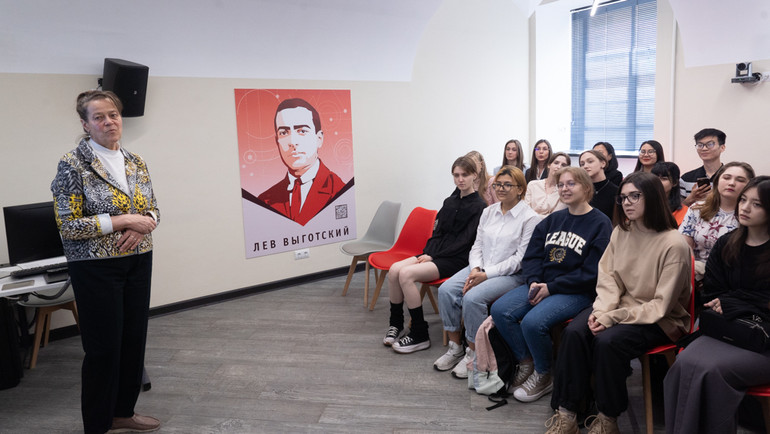 Lớp dạy tiếng Việt tại Đại học Sư phạm quốc gia Herzen. (Ảnh: THANH THỂ)