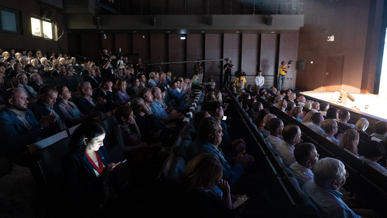 Buổi lễ thu hút đông đảo đại biểu tham dự. (Ảnh: THANH THỂ)