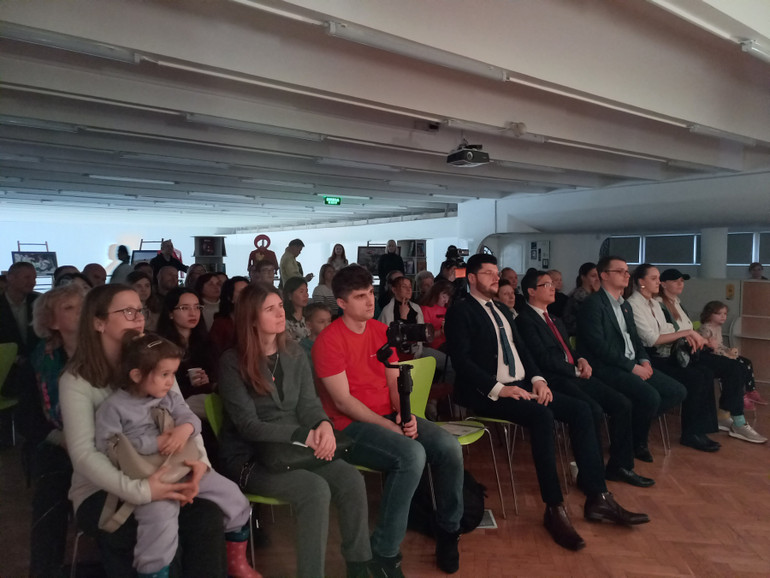 Vở diễn thu hút sự quan tâm của khán giả.