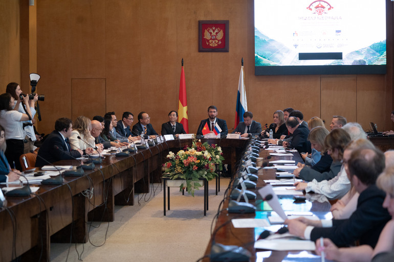 Các phiên thảo luận tập trung các giải pháp thúc đẩy quan hệ Nga-Việt. (Ảnh: THANH THỂ)