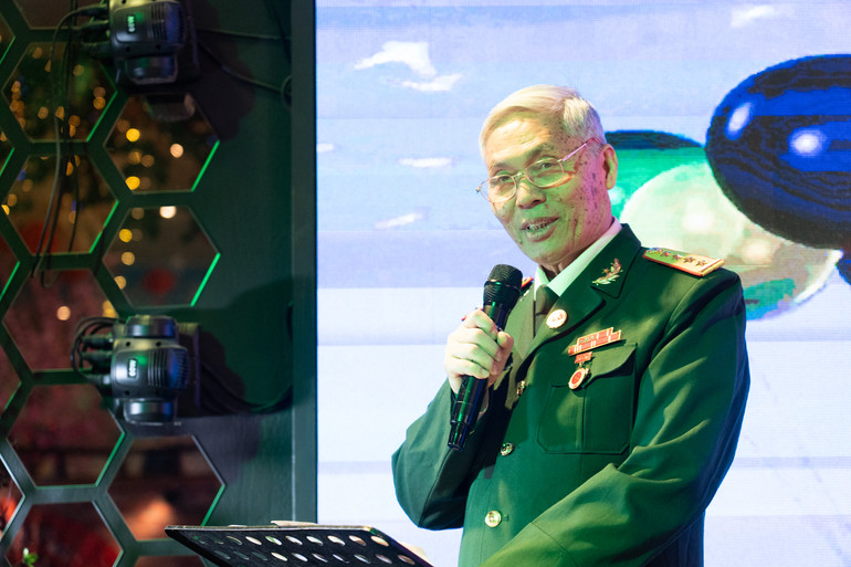 Ông Lưu Công Niệm phát biểu ý kiến. (Ảnh: THANH THỂ)