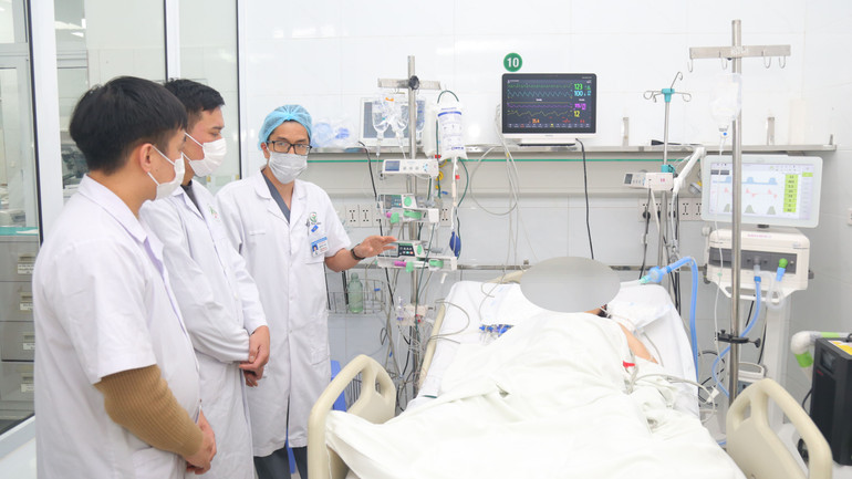 Bệnh nhân được ghép thận đang hồi phục sức khỏe.