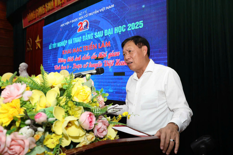 Thứ trưởng Y tế Đỗ Xuân Tuyên phát biểu tại sự kiện.