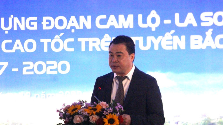 Ông Nguyễn Vũ Quý, Giám đốc Ban Quản lý dự án đường Hồ Chí Minh phát biểu tại buổi lễ.