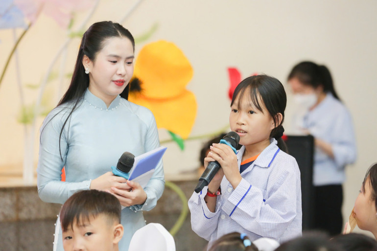 Bệnh nhi chia sẻ hành trình điều trị bệnh tại Viện Huyết học-Truyền máu Trung ương.