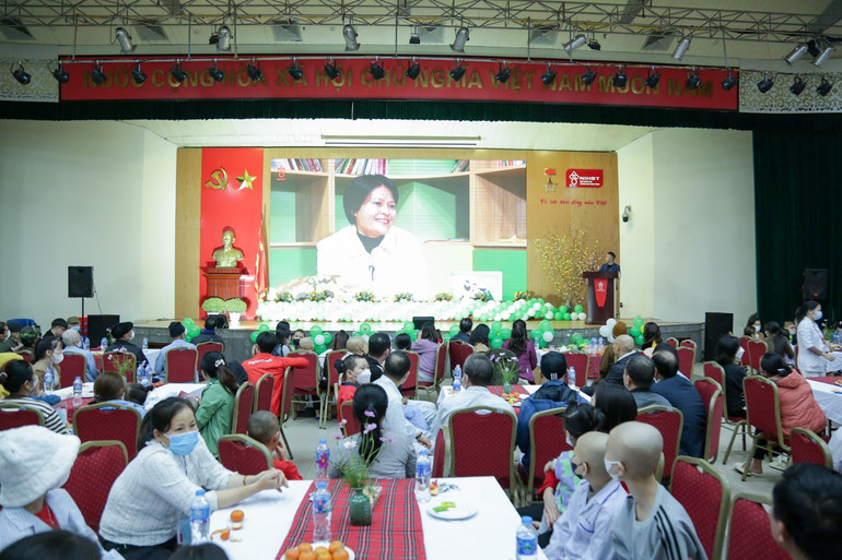 Nhiều câu chuyện xúc động được chia sẻ tại chương trình.