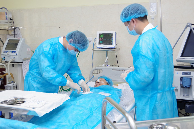 Chăm sóc cho người bệnh Covid-19 khi đại dịch đang diễn ra căng thẳng.