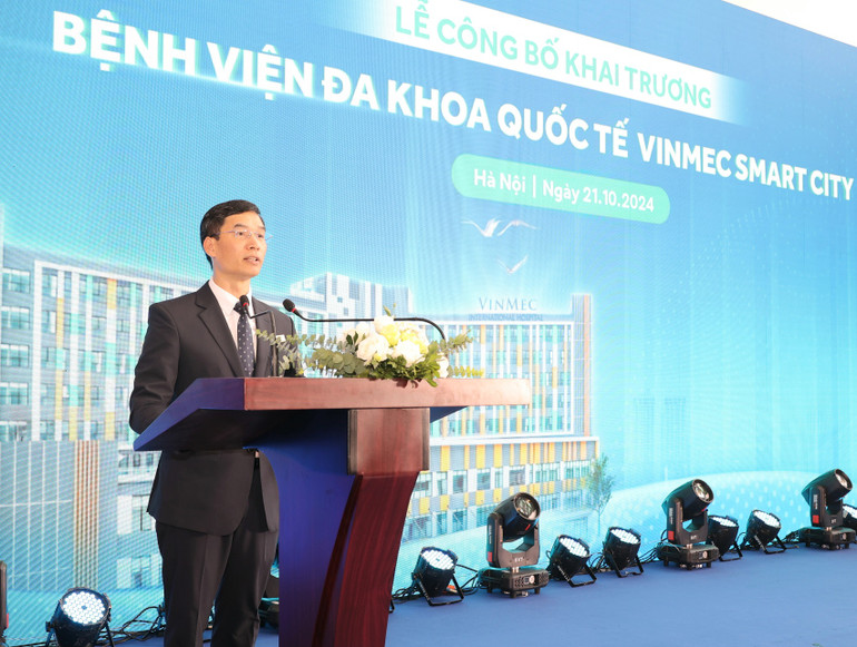Thạc sĩ, bác sĩ Hoàng Đức Vinh, Giám đốc chuyên môn Bệnh viện Vinmec Smart City phát biểu.