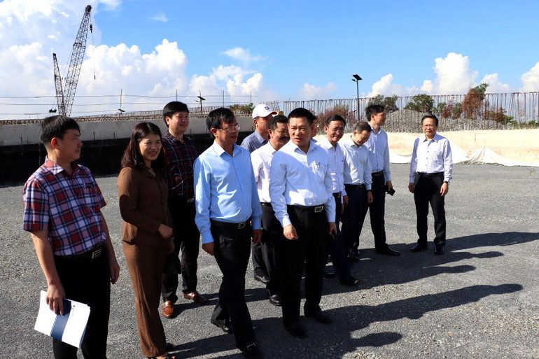 Bộ trưởng Tài chính Hồ Đức Phớc và Tổ công tác số 5 kiểm tra tiến độ Dự án Hương lộ 2-đoạn 1. Bộ trưởng Tài chính Hồ Đức Phớc và Tổ công tác số 5 kiểm tra tiến độ Dự án Hương lộ 2-đoạn 1.