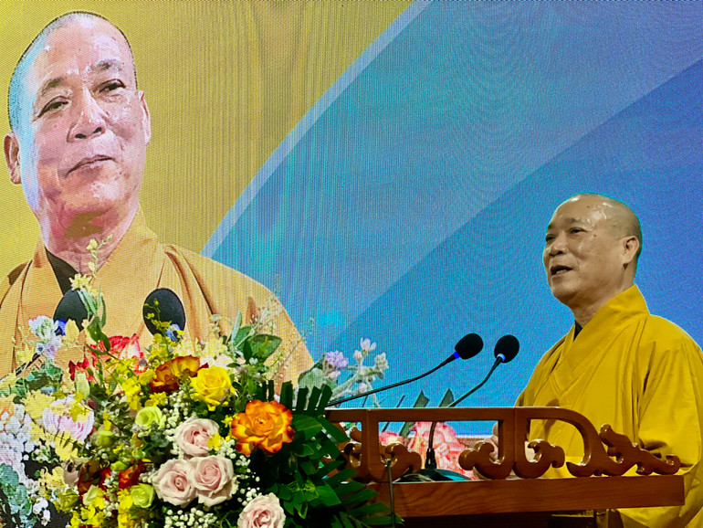 Hòa thượng Thích Thanh Nhiễu, Phó Chủ tịch Thường trực Hội đồng trị sự Giáo hội Phật giáo Việt Nam.
