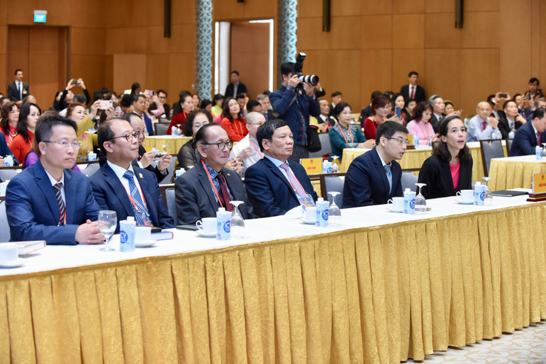 Các đại biểu tham dự buổi gặp mặt. (Ảnh: Trần Hải)