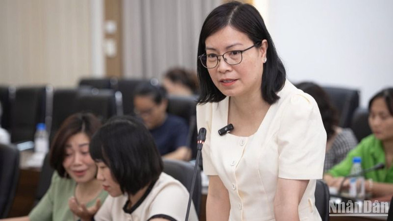 Thạc sĩ, bác sĩ Nguyễn Mai Hương, Phó Trưởng khoa Tâm thần, Bệnh viện Nhi Trung ương.