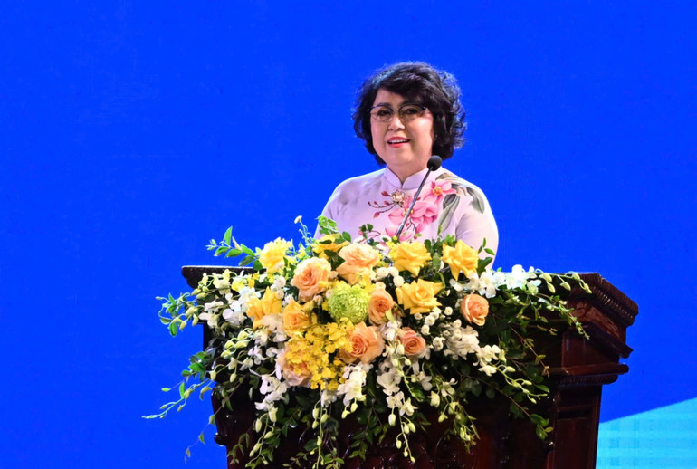 Bà Tô Thị Bích Châu, Phó Chủ tịch Ủy ban Trung ương Mặt trận Tổ quốc Việt Nam phát biểu tại sự kiện.