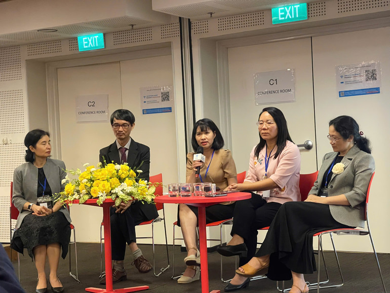 Bà Đinh Thị Thu Thủy, Phó Vụ trưởng Vụ Pháp chế, Bộ Y tế (giữa) chia sẻ về tác hại của tiêu thụ đồ uống có đường.